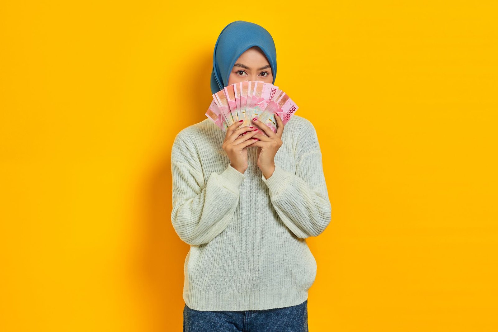 Ilustrasi orang memulai bisnis online tanpa modal, menggunakan laptop dan smartphone